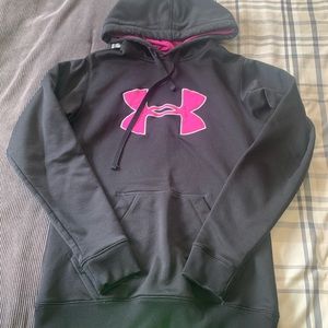 Womens size small Under Armour hoodie in excellent condition!!
